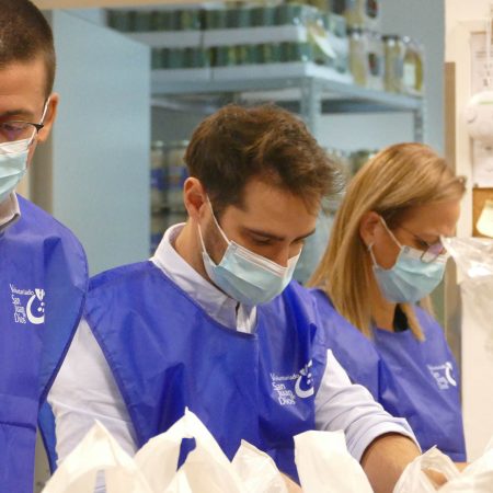 Campaña solidaria de alimentos en el hospital San Juan de Dios